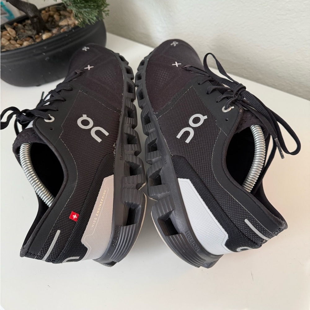 On Running Black Athletic Shoes - Picture 4 of 6